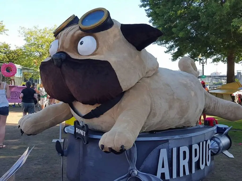 flying pug aircraft at Flugtag