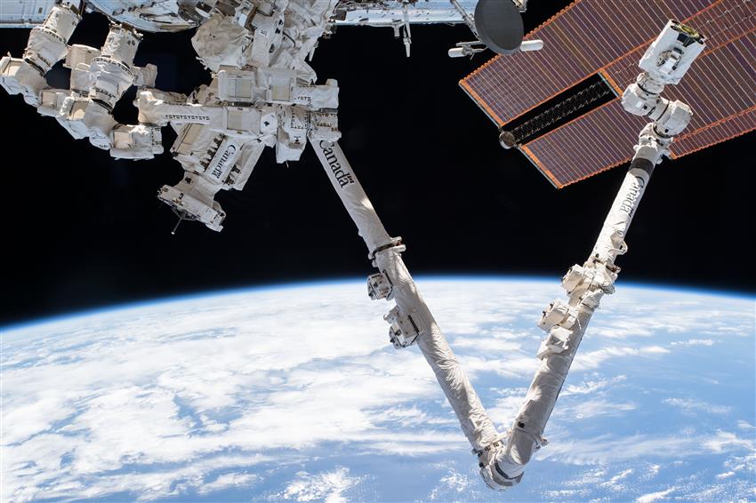 Canadarm2
