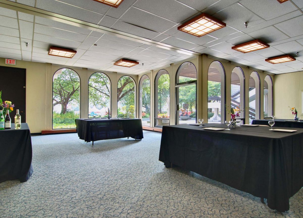 Ray Whittick Lounge_H.R. MacMillan Space Center